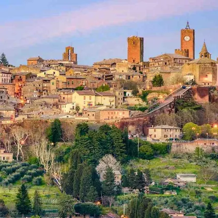 Casa Con Giardino Privato A Due Passi Dal Duomo 度假居